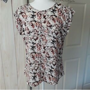 The Limited Cap Sleeve Mesh Trim Top